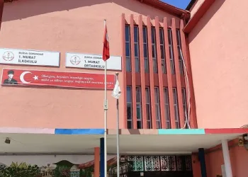 Bursa’da öğretmenler odasının dolabını açınca şaşkına döndüler