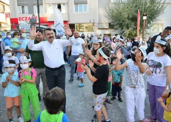 Başkan Yılmaz’dan çocuklara sürpriz