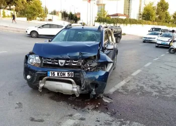 Bursa’da cip ile halk otobüsü çarpıştı
