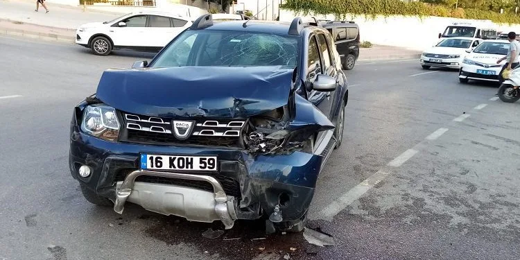 Bursa’da cip ile halk otobüsü çarpıştı