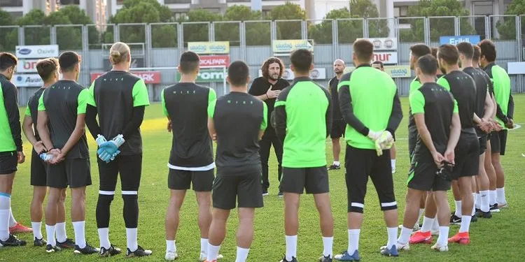 Bursaspor’da Fatih Tekke dönemi resmen başladı