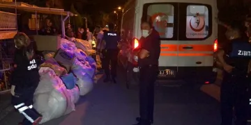 Eşyalarıyla birlikte evden atıldılar