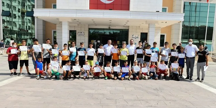 Mustafakemalpaşa’da eğitimi tamamlayan sporculara sertifika