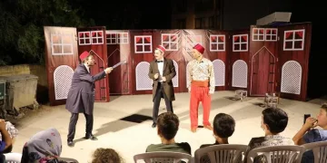 Kırsal mahallelerde sinema ve tiyatro keyfi