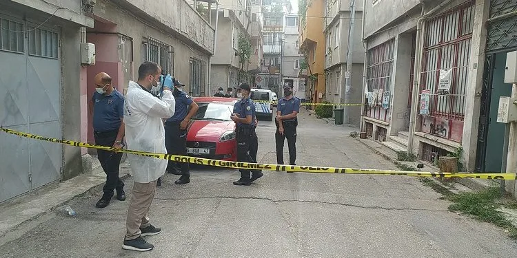 Bursa’da karısını bıçaklayarak ağır yaraladı