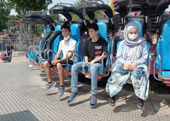 Genç kız, lunaparkta hayatını kaybetti