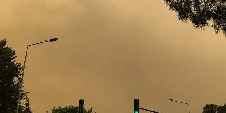İzmir, Aydın derken İstanbul ve Bursa’da turuncu gökyüzü