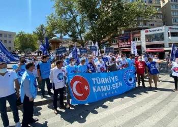 Kamu-Sen’e bağlı memurlar Bursa’da meydana indi