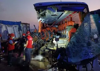 Manisa’da feci kaza! Çok sayıda ölü ve yaralı var