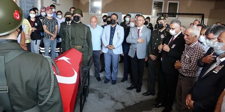 20 günlük asker kalbine yenik düştü