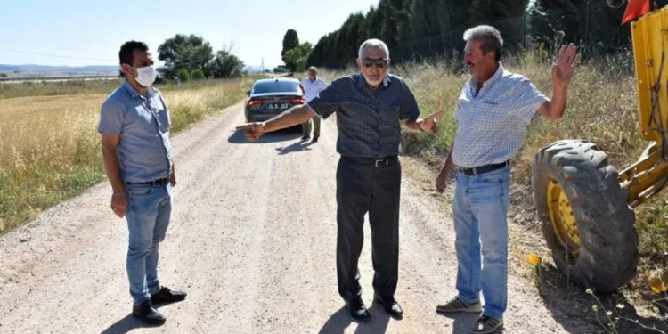 Başkan Bozkurt Sıcak Asfalt Yol Yapım Çalışmalarını Yeri̇nde İnceledi̇