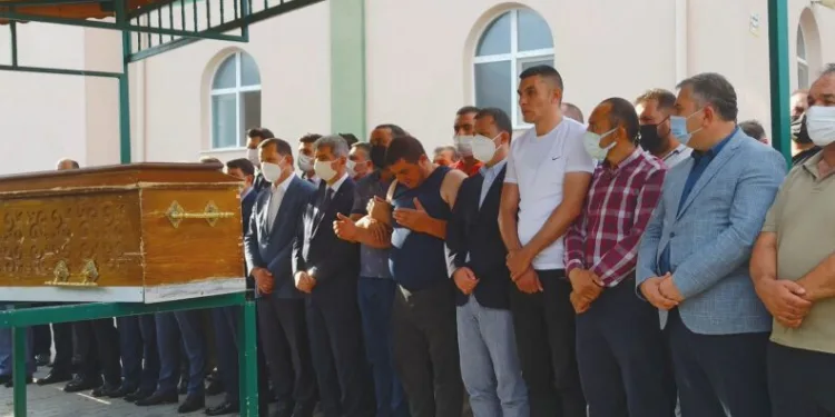 Başkentte Bıçaklı Saldırıda Hayatını Kaybeden Genç Toprağa Veri̇ldi̇