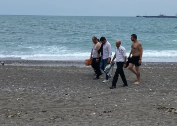 Boğulma Tehli̇kesi̇ Geçi̇ren Kadını Kurtarmak İsterken Canından Oluyordu