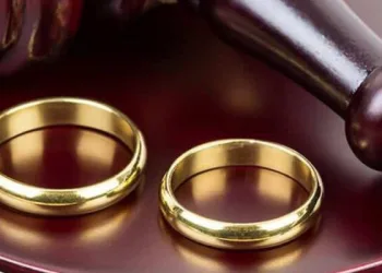 Boşanma davası açtı kusurlu sayıldı