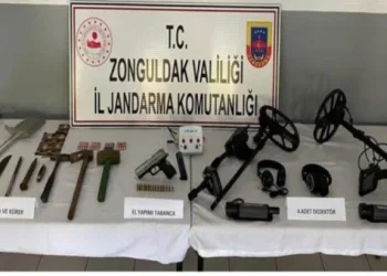 Defi̇ne Avcıları Suçüstü Yakalandı