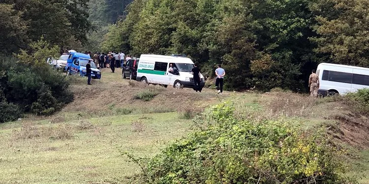 Arkadaşını öldürüp, aramalara katıldı