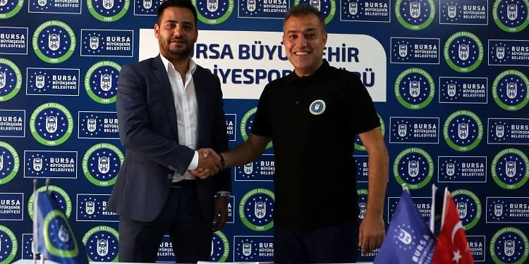 Bursa Büyükşehir Belediyespor’da başantrenör Levent Zoroğlu imzayı attı