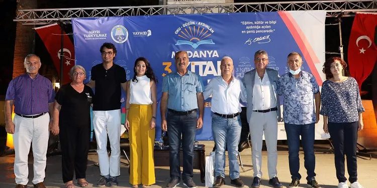 Bursa Mudanya 3. Kitap Fuarı gazeteci, yazar, akademisyenleri buluşturuyor