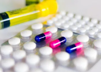 Covid-19’a karşı geliştirilen ilk ilaç İngiltere’de onaylandı