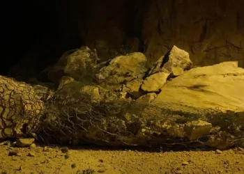 Karabük-Yeni̇ce Karayolunda Heyelan, Ulaşım Çi̇ft Taraflı Kapandı