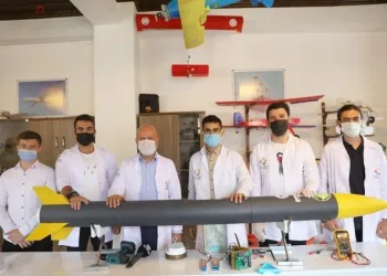 Kayseri̇li̇ Gençler Üretti̇kleri̇ Roketle 3 Bi̇n Metre İrti̇faya Çıkmayı Hedefli̇yor