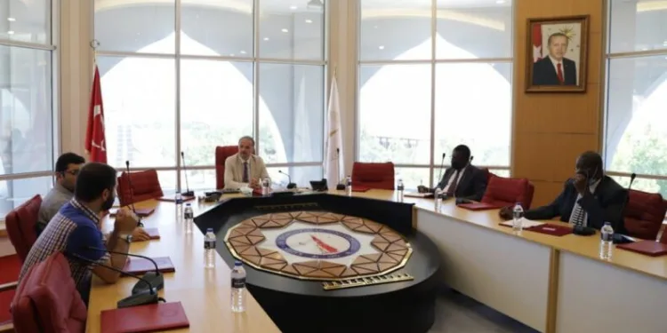 Kenya Eği̇ti̇m Bakanlığı Heyeti̇nden Dpü Zi̇yareti̇