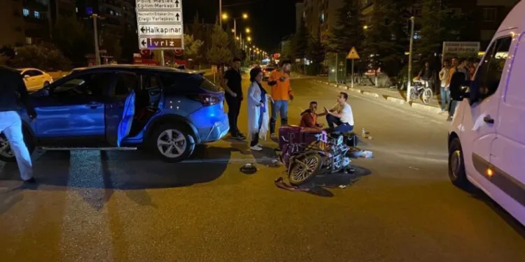 Konyada Motosi̇klet İle Otomobi̇l Çarpıştı: 1 Yaralı