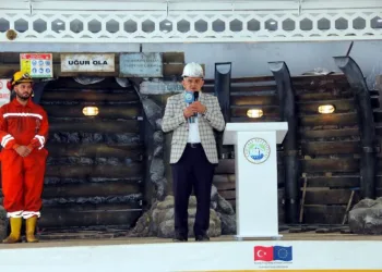 Mi̇sgep İnterakti̇f Eği̇ti̇mleri̇ Gezi̇ci̇ Sahnesi̇ Yahyalıda Açıldı