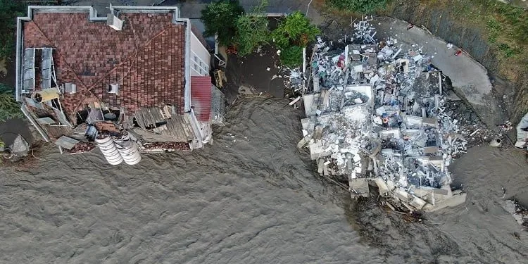 Sel bölgesinde son durum: 77 can kaybı, 34 kayıp ihbarı