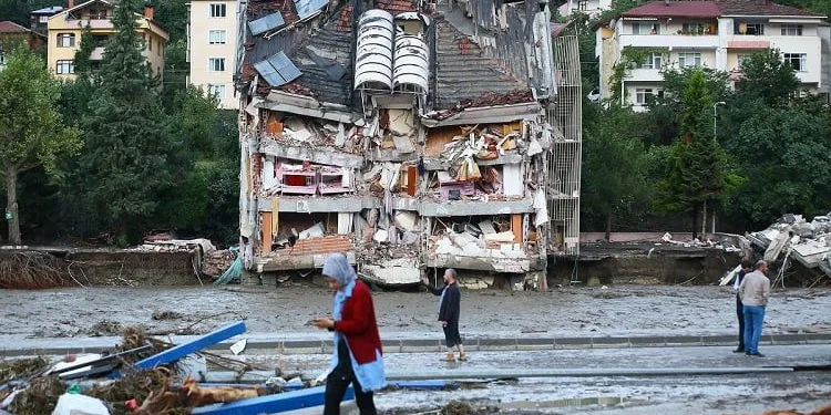Sel felaketinde can kaybı 72’ye yükseldi