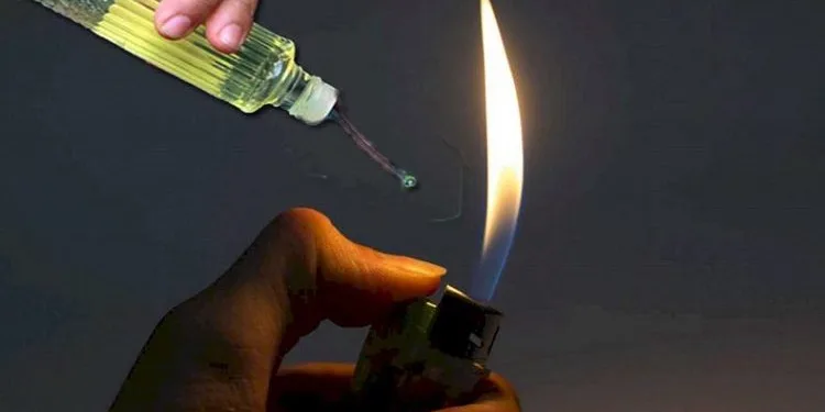 Bursa’da kolonya ve çakmaklı oyunda yanarak yaralandı