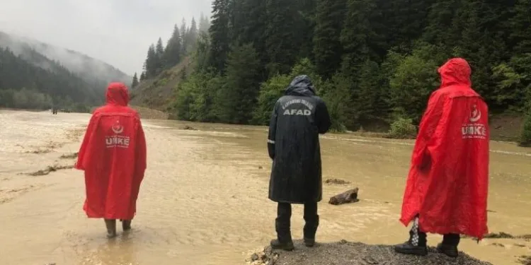 Sel Kastamonuda Hayatı Tamamen Durdurdu