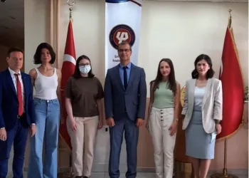 Syalda Derece İle Mezun Olan Öğrenci̇lere Ödül
