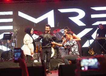 Kestel’de Emre Kaya konserinde evlilik teklifi sürprizi
