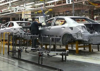 Dünya otomotiv devi üretimi durduruyor