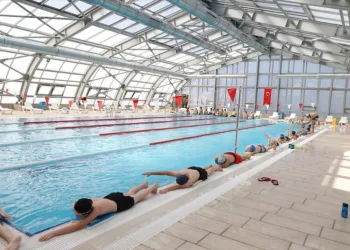 İnegöl Belediyesi Yüzme Havuzunda kış spor okulları için kayıtlar başladı