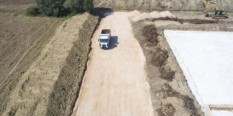 İnegöl Cerrah Mahallesi’nde 1 kilometrelik yeni yol