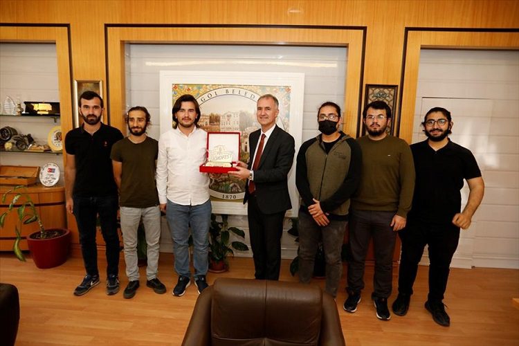 İnegöl Belediye Başkanı Alper Taban Baykoca Fezakadı Drone Takımını misafir etti