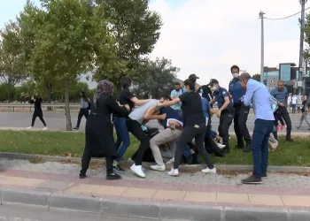 Bursa’da keşif sırasında kadın sürücüye saldırdılar