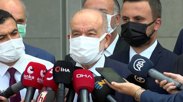 Karamollaoğlu, Oğuzhan Asiltürk'ü hastanede ziyaret etti