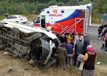 Tekstil işçilerini taşıyan servis TIR’la çarpıştı! Çok sayıda yaralı var