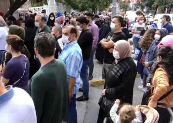‘Vakalar arttı, yoğun bakımlar doldu, okullarda risk var’