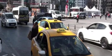 Taksici bu sefer uzun mesafe deyip almadı