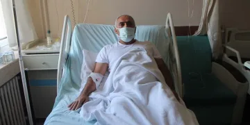 Covid-19’u yenen hakim, aşı olmadığına pişman