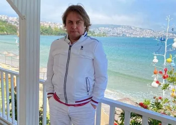 Israra rağmen aşı olmayan doktor virüsten hayatını kaybetti