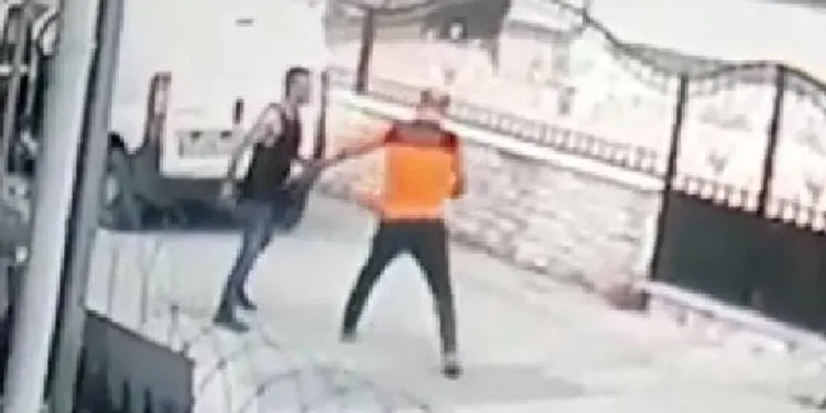 Kargo görevlisine yumruklu saldırı