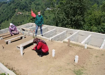 Ölüm korkusuyla 10 yeni mezar yeri açtılar