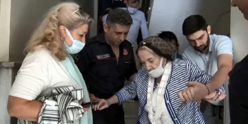 Avcılar’da iki binadaki asansörlerde mahsur kalan 7 kişi kurtarıldı