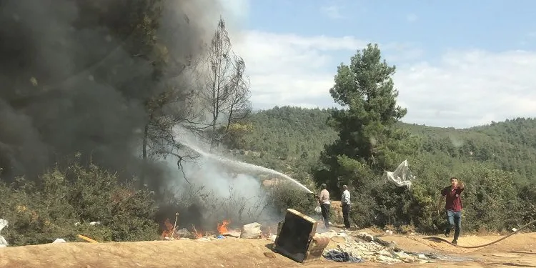 Bursa’da 2 ilçede çöplük yangını
