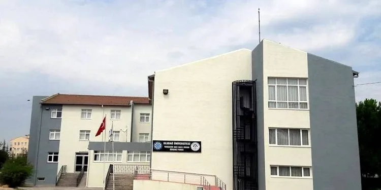 Tadilat bitmeyince Bursa’da yüzlerce öğrenci ortada kaldı